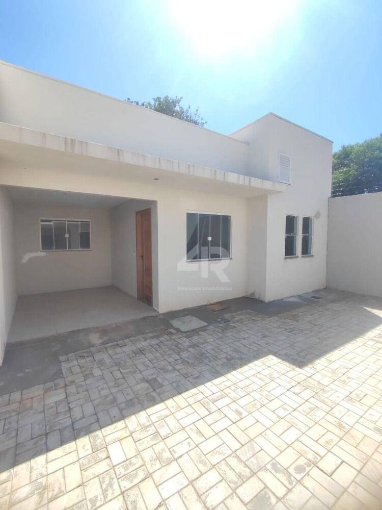 Casa à venda com 2 quartos, 58m² - Foto 2