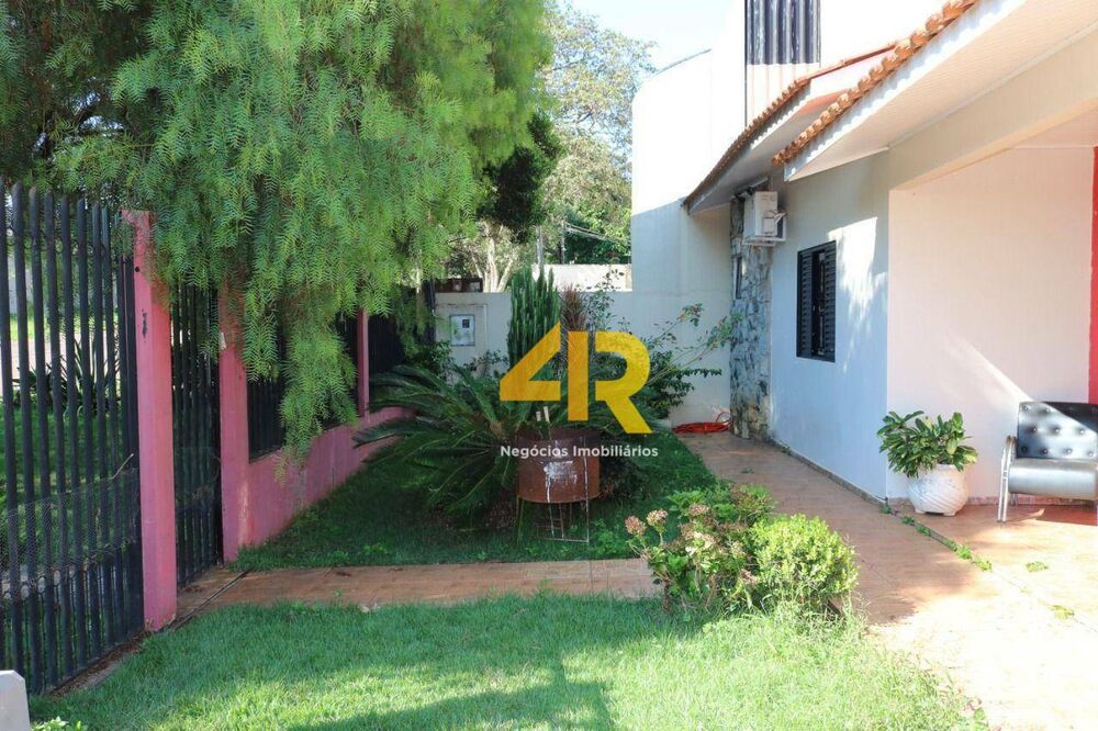Casa, 3 quartos, 250 m² - Foto 2