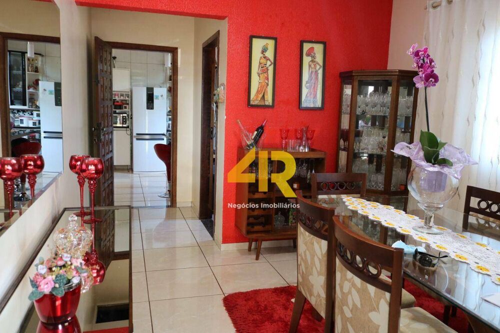 Casa, 3 quartos, 250 m² - Foto 4