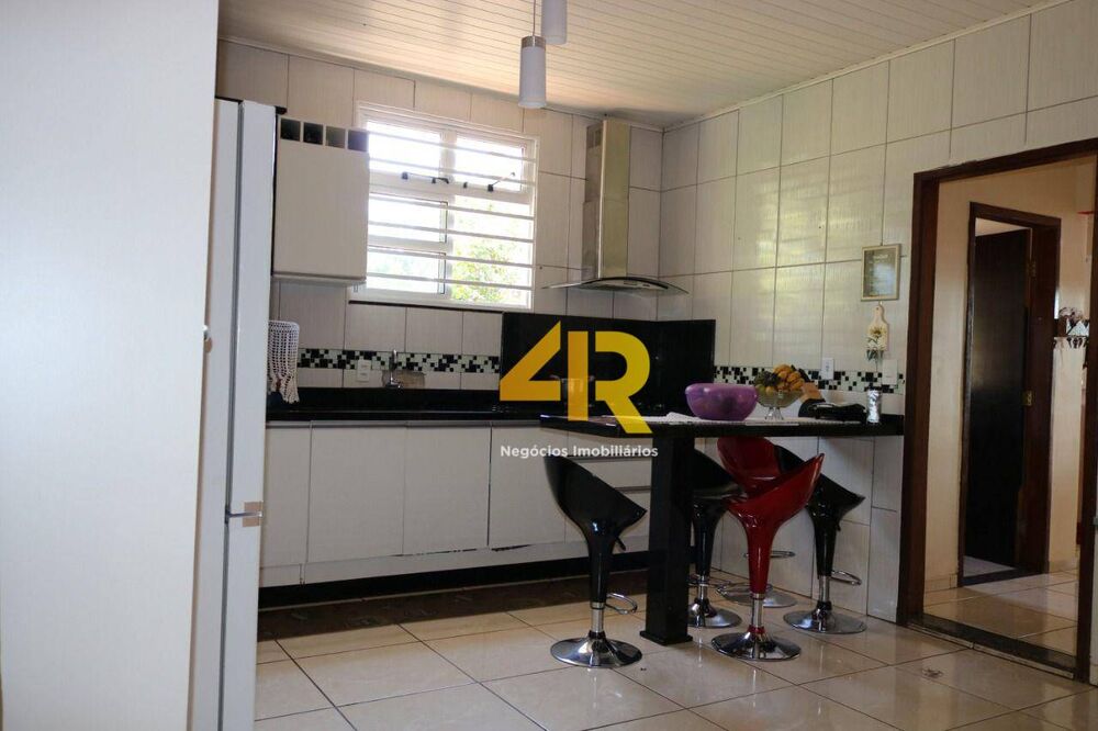 Casa, 3 quartos, 250 m² - Foto 3