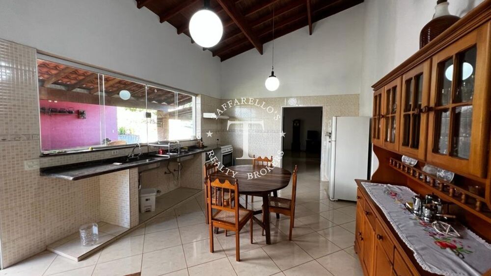 Casa de Condomínio à venda com 4 quartos, 296m² - Foto 1