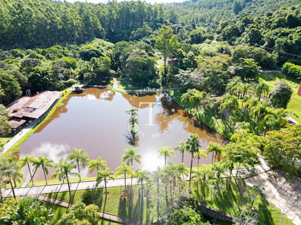 Fazenda à venda com 10 quartos, 2600m² - Foto 1