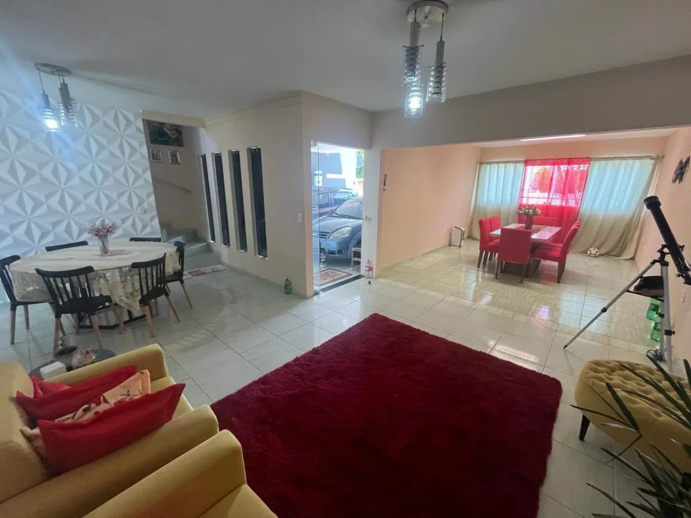 Casa de Condomínio à venda com 4 quartos, 166m² - Foto 1