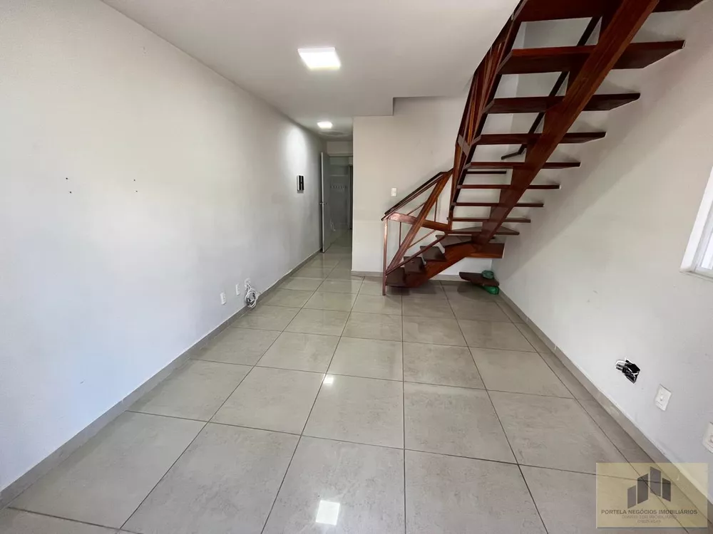 Casa de Condomínio à venda com 3 quartos, 165m² - Foto 2