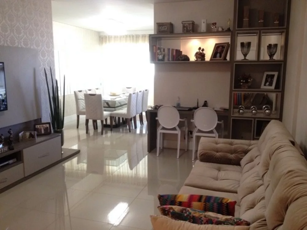 Apartamento à venda com 3 quartos, 128m² - Foto 1