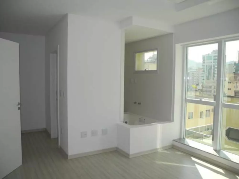 Apartamento à venda com 3 quartos, 170m² - Foto 11