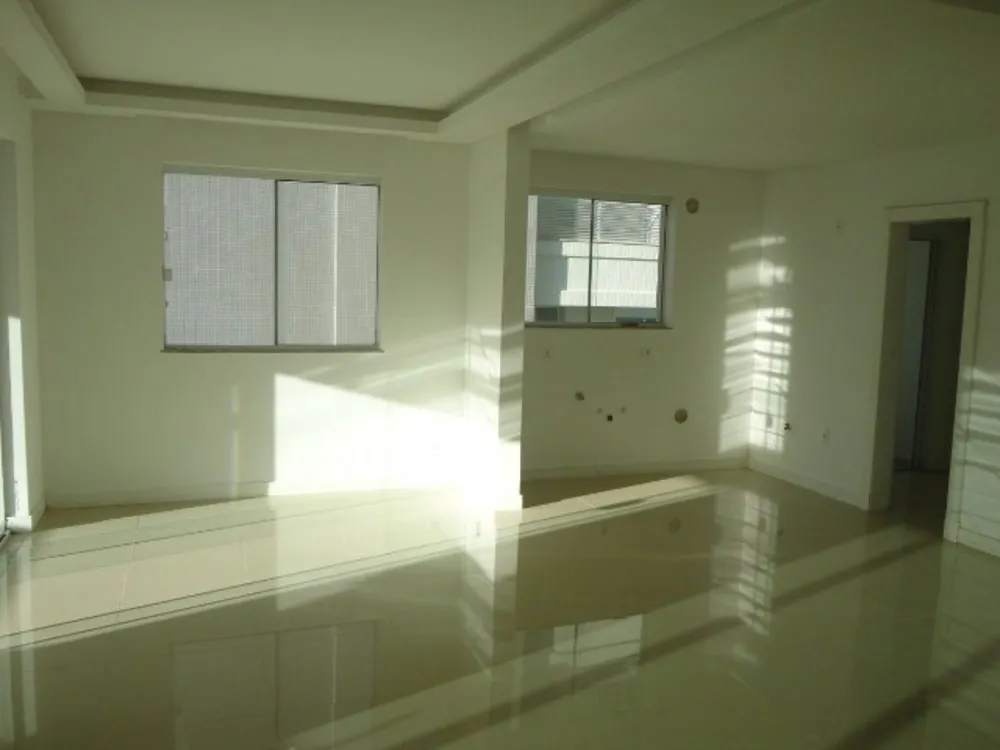 Apartamento, 3 quartos, 138 m² - Foto 1