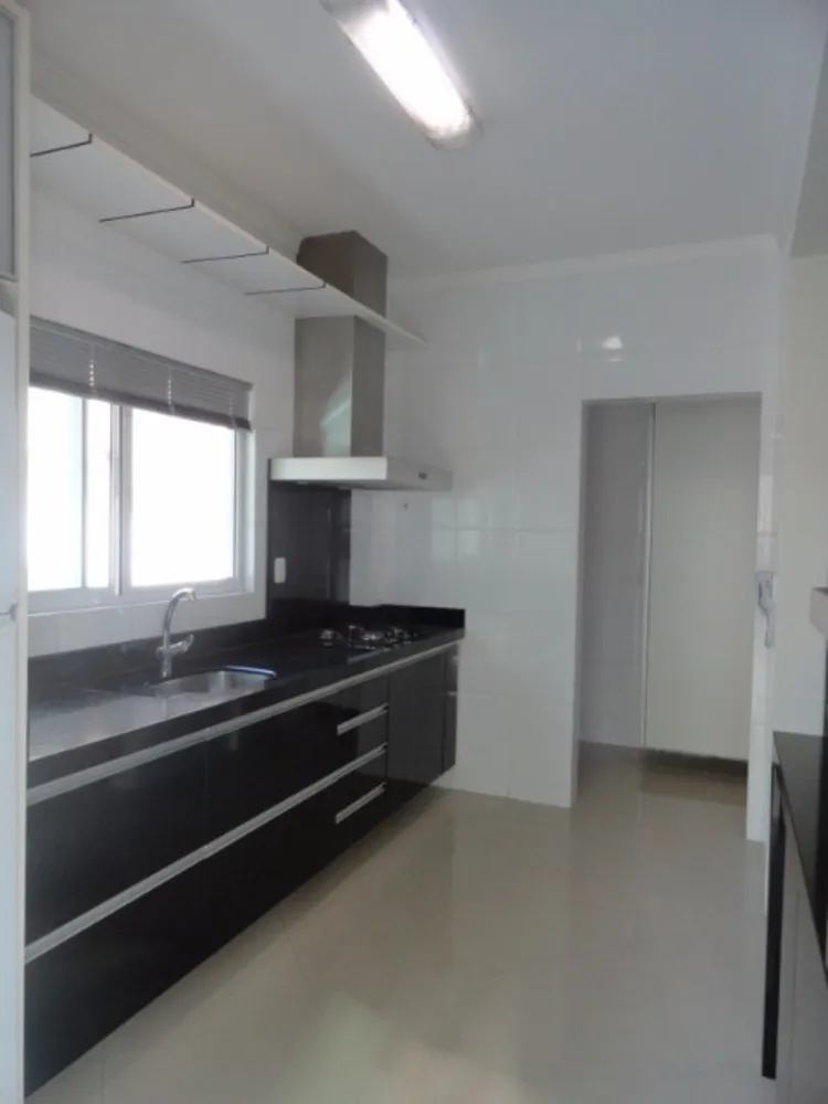 Apartamento, 3 quartos, 140 m² - Foto 1