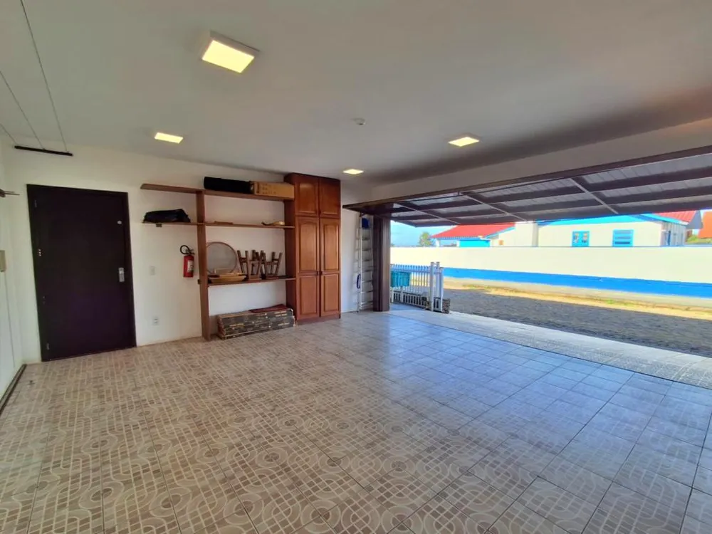 Casa, 6 quartos, 400 m² - Foto 1