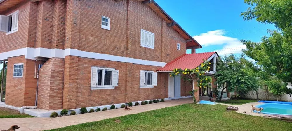 Casa à venda com 4 quartos, 290m² - Foto 1