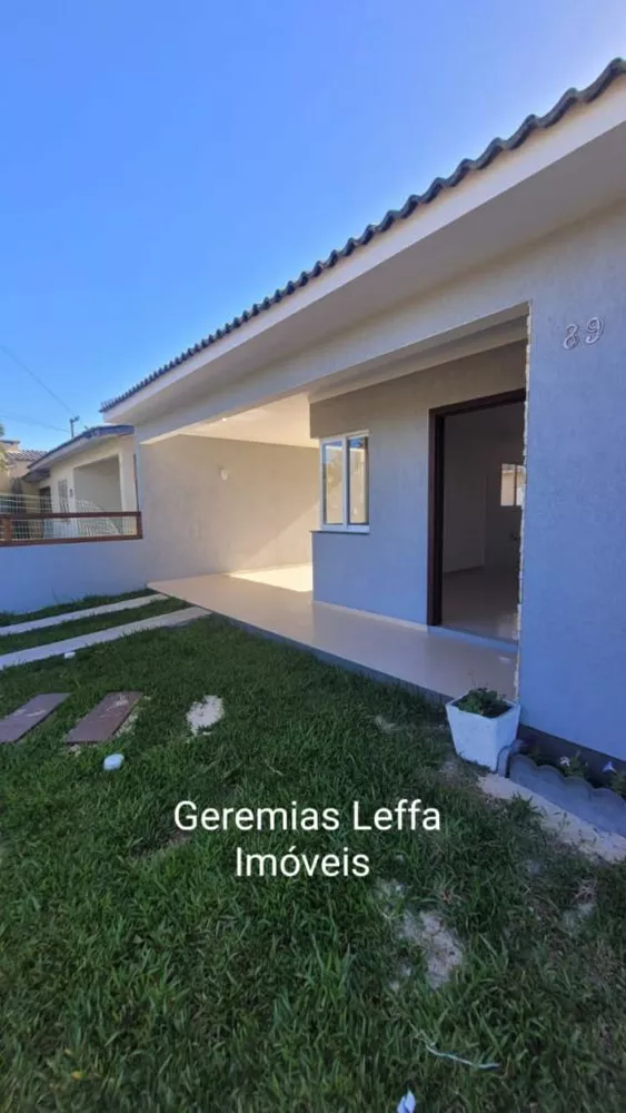 Casa à venda com 3 quartos, 100m² - Foto 2