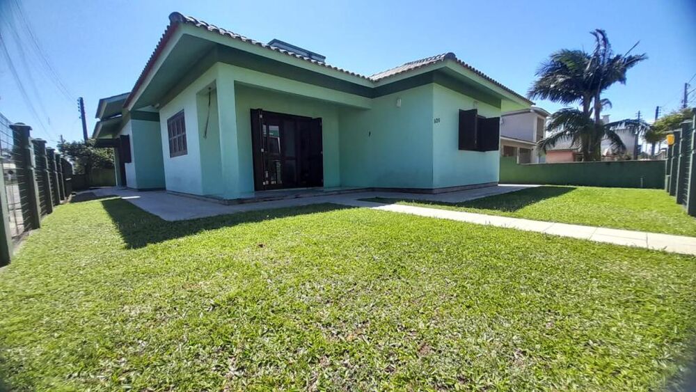 Casa à venda com 3 quartos, 139m² - Foto 1