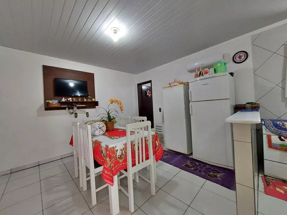 Casa, 3 quartos, 98 m² - Foto 1
