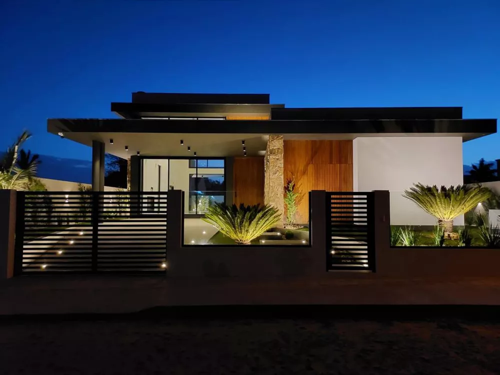 Casa, 4 quartos, 288 m² - Foto 1