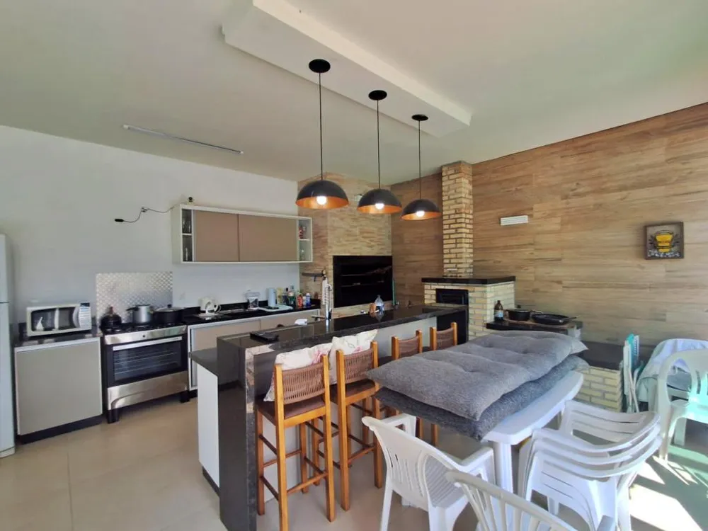 Casa, 6 quartos, 258 m² - Foto 3