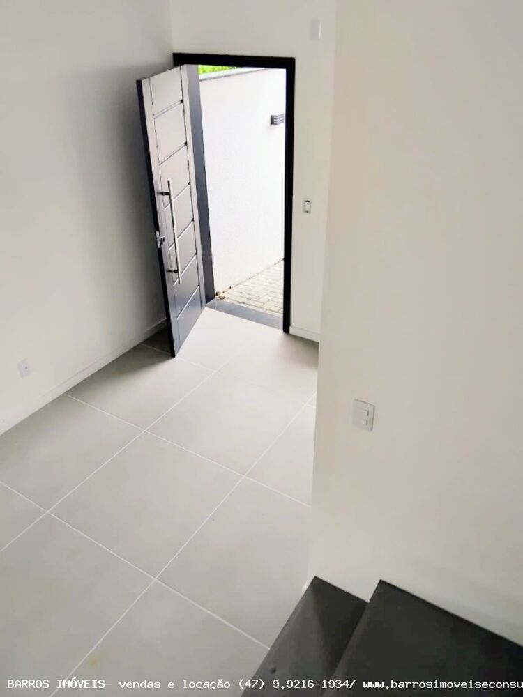 Sobrado à venda com 2 quartos, 100m² - Foto 1
