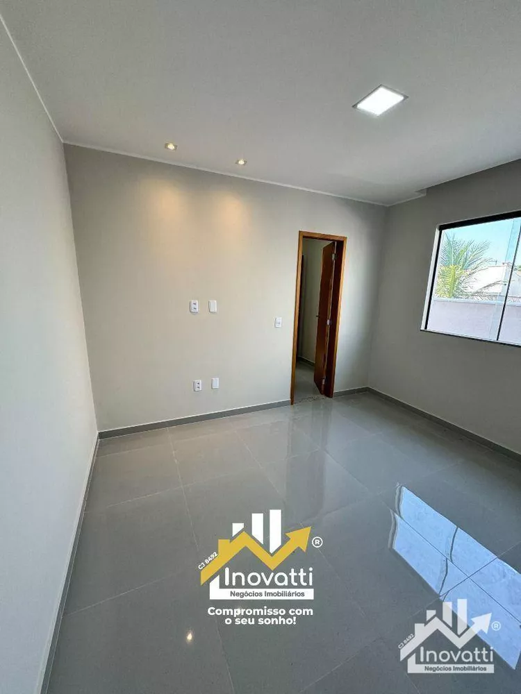 Casa de Condomínio à venda com 3 quartos, 240m² - Foto 3