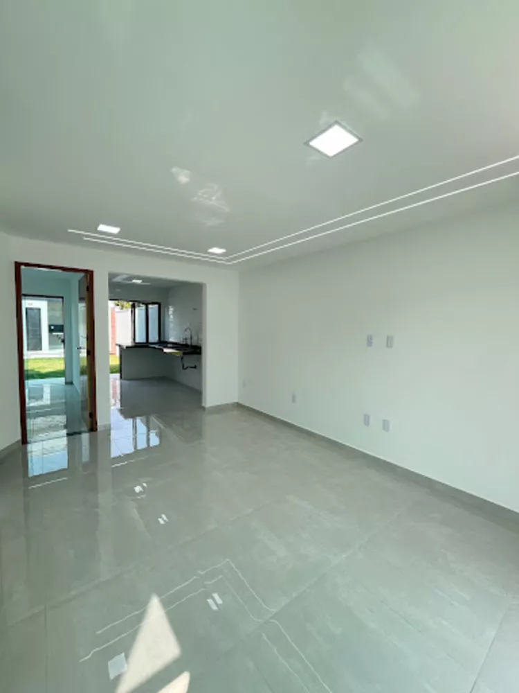 Casa à venda com 3 quartos, 94m² - Foto 4