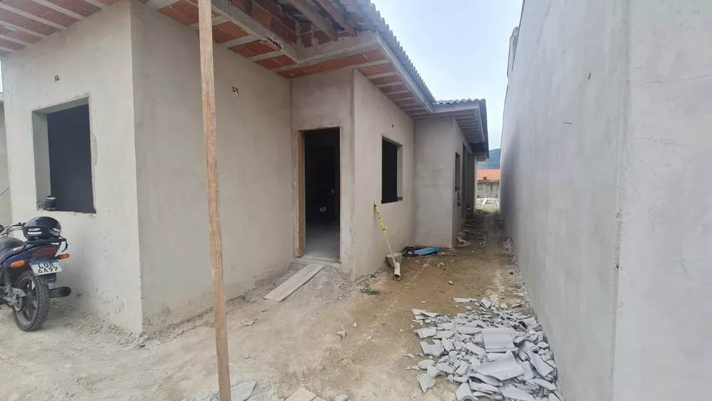 Casa à venda com 3 quartos, 97m² - Foto 1