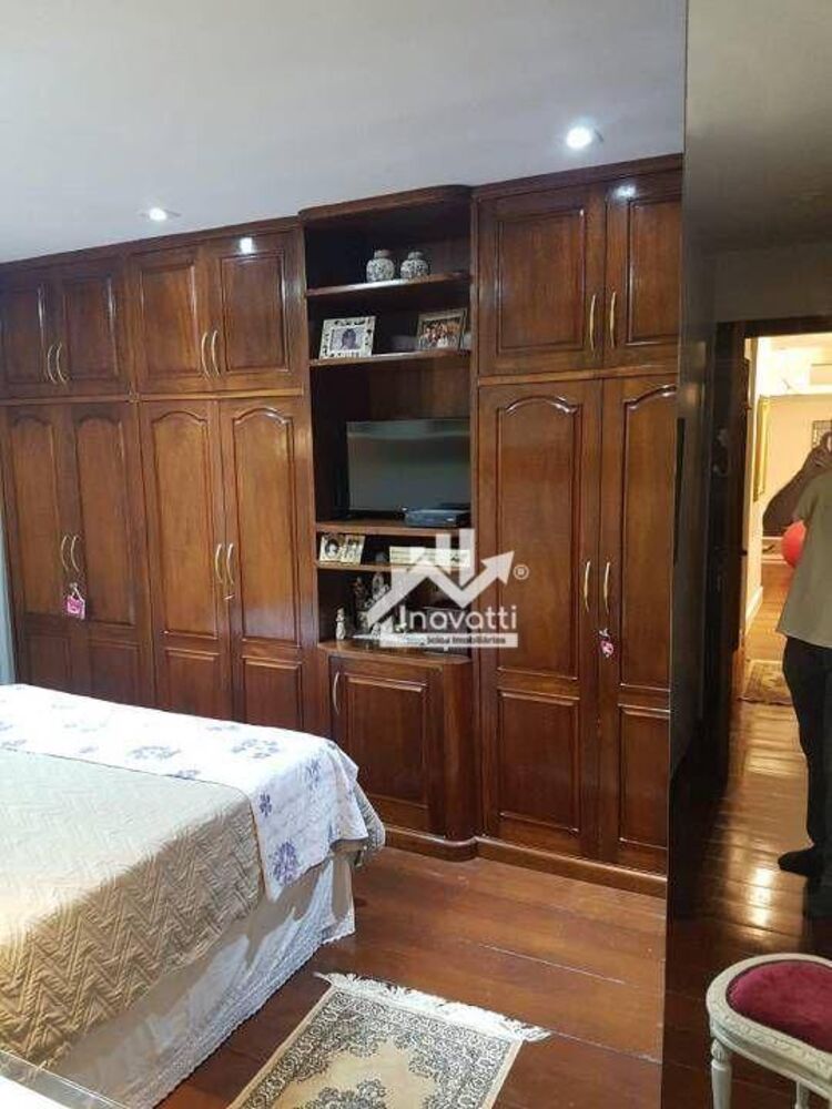 Apartamento, 3 quartos, 140 m² - Foto 1