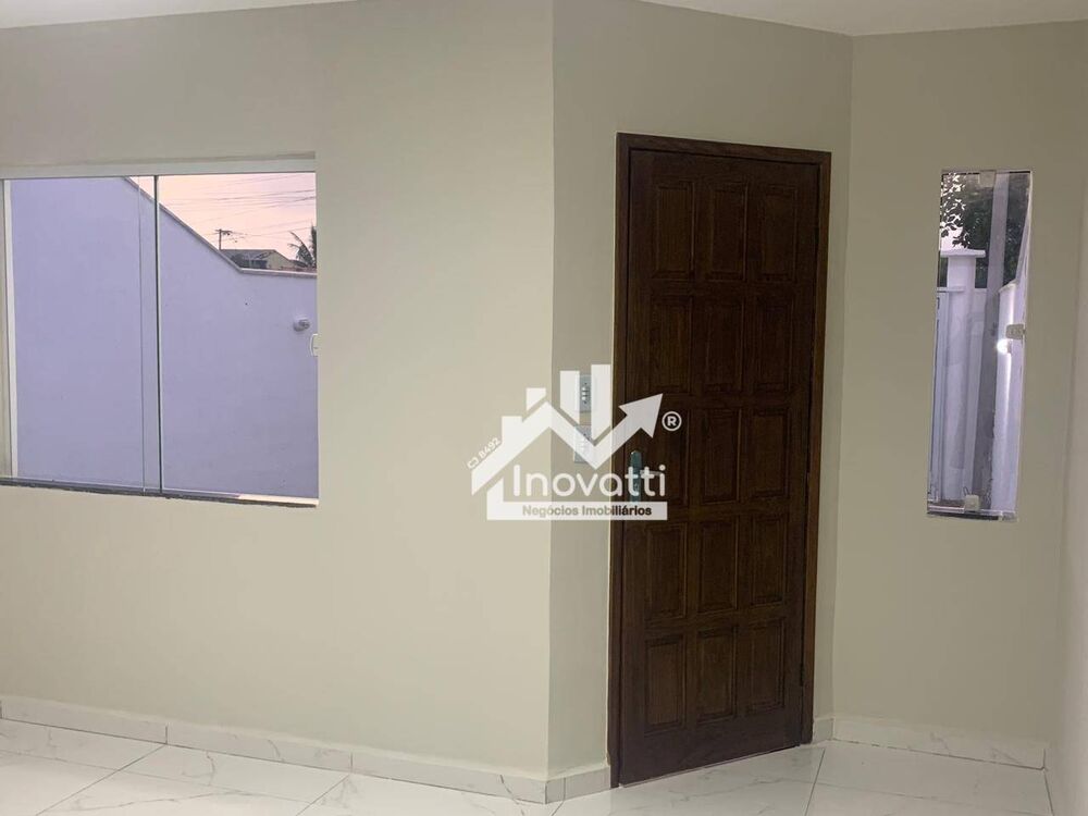 Casa à venda com 2 quartos, 72m² - Foto 2