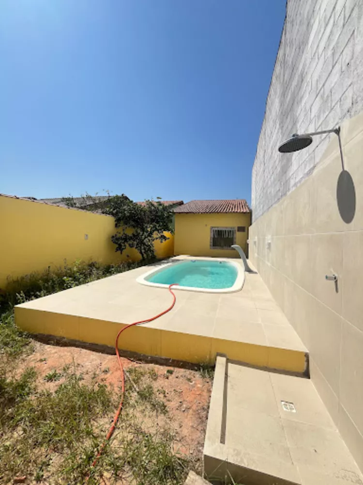 Casa à venda com 2 quartos, 74m² - Foto 1