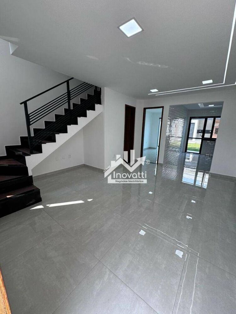 Casa à venda com 3 quartos, 94m² - Foto 4