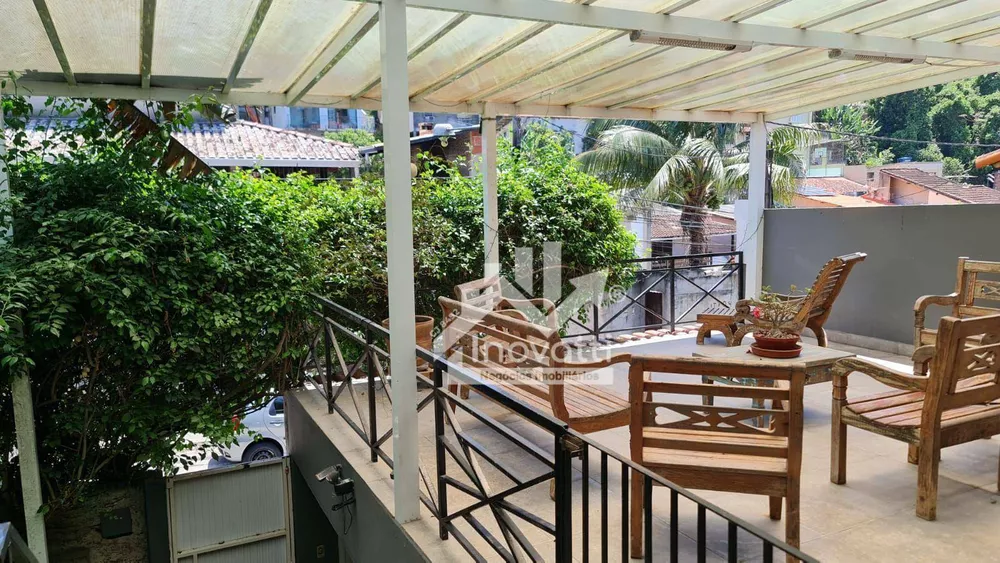 Casa, 4 quartos, 248 m² - Foto 1