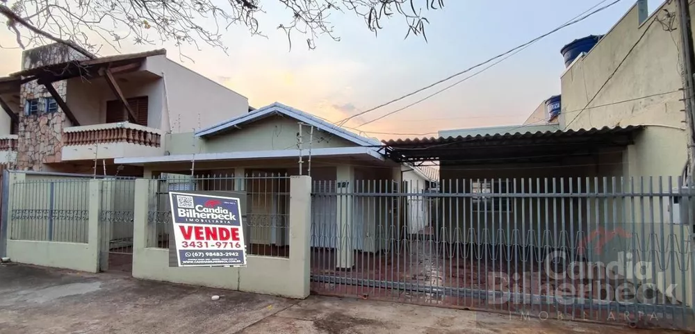 Casa à venda com 4 quartos, 250m² - Foto 1