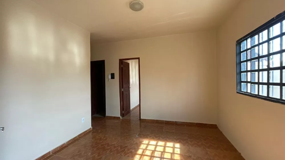 Casa à venda com 3 quartos, 200m² - Foto 3