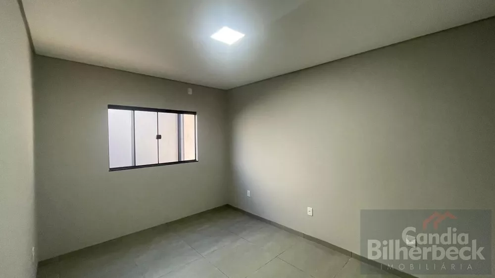 Casa à venda com 3 quartos, 250m² - Foto 4