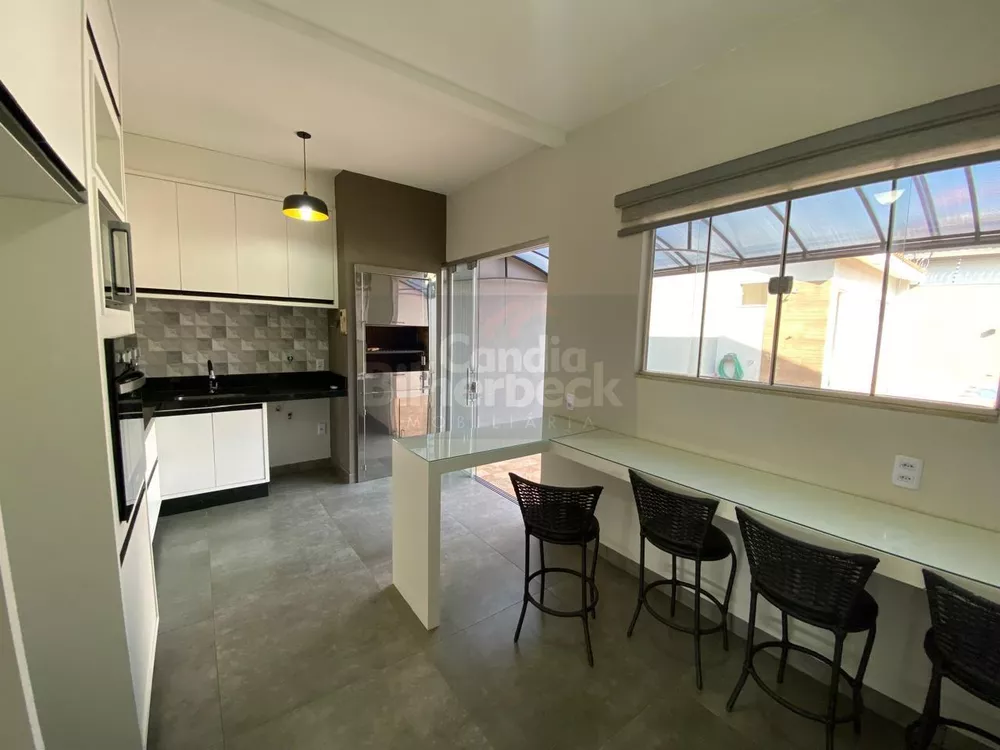Casa, 3 quartos, 250 m² - Foto 1