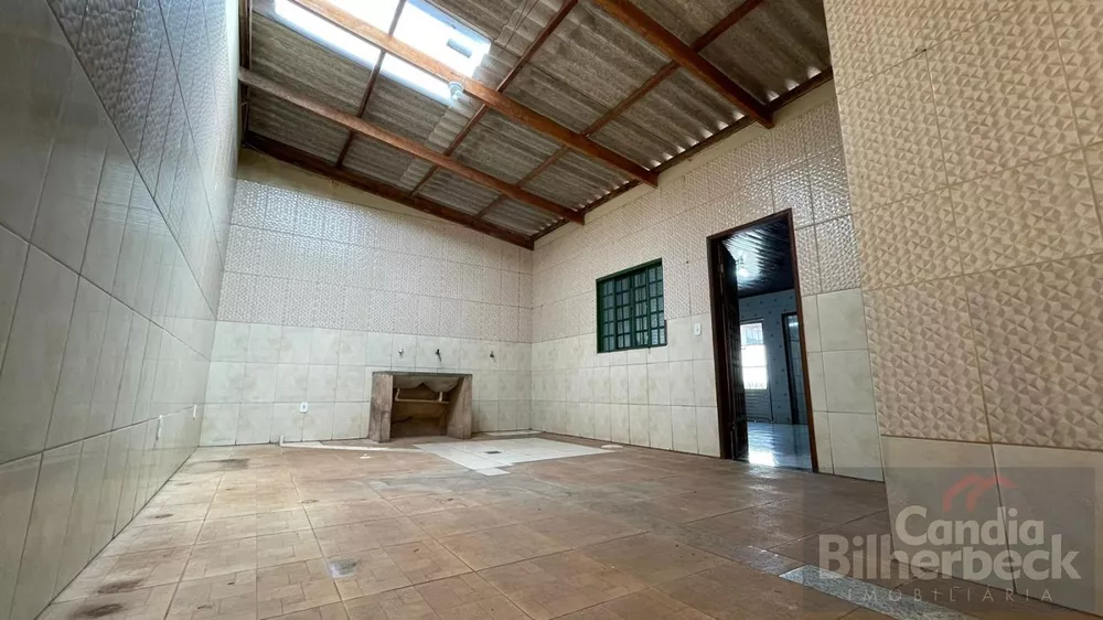 Casa à venda com 3 quartos, 200m² - Foto 4