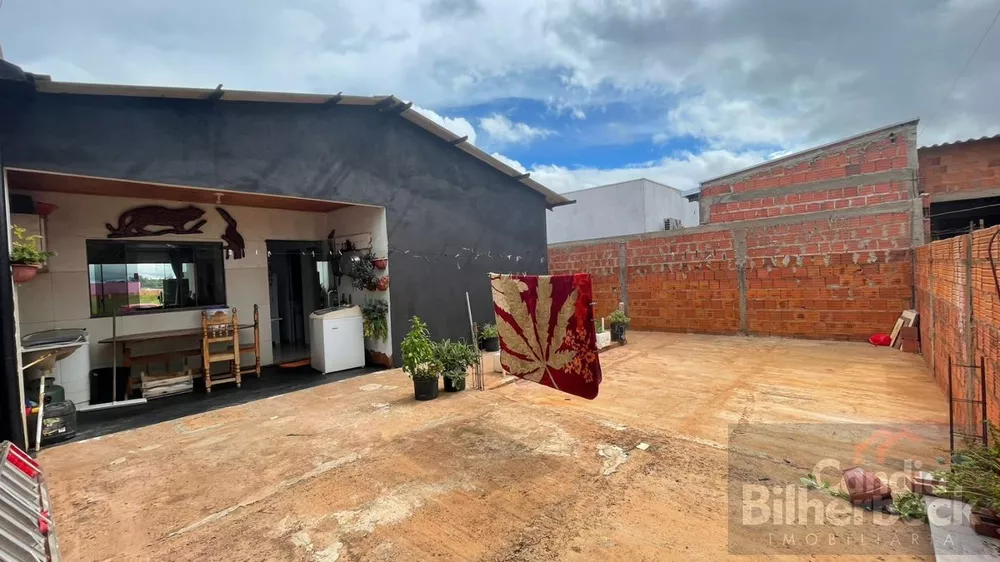 Casa à venda com 3 quartos, 250m² - Foto 4