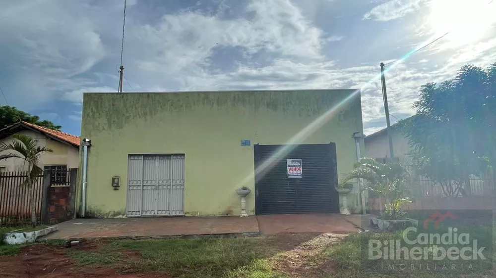 Casa à venda com 4 quartos, 400m² - Foto 1