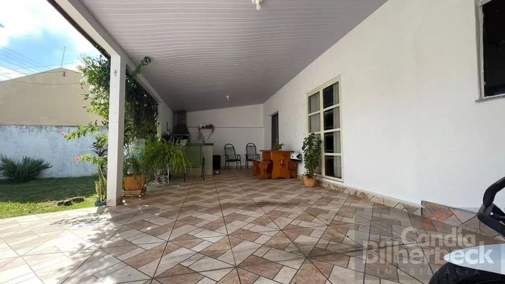 Casa à venda com 3 quartos, 200m² - Foto 3