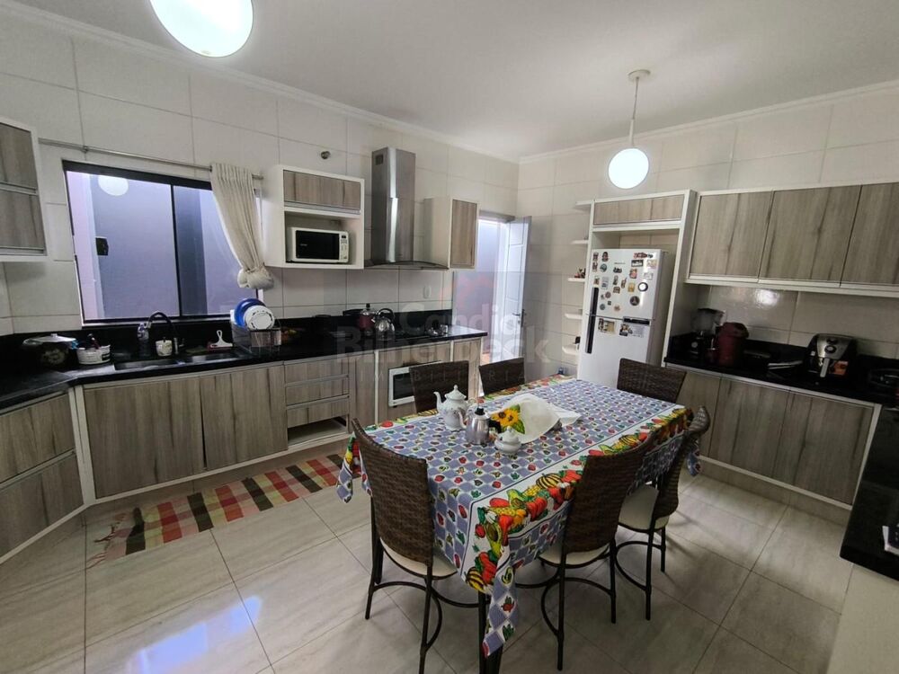 Casa à venda com 4 quartos, 362m² - Foto 4