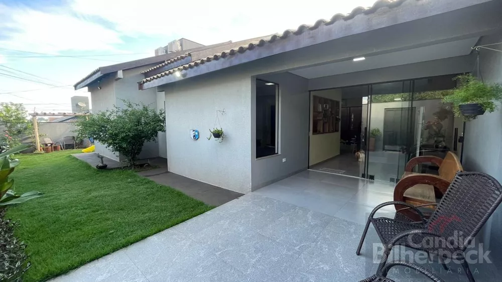 Casa à venda com 3 quartos, 300m² - Foto 3