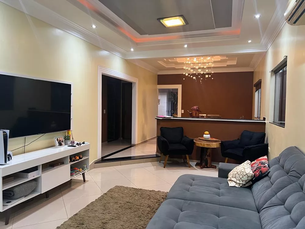 Casa à venda com 3 quartos, 275m² - Foto 1