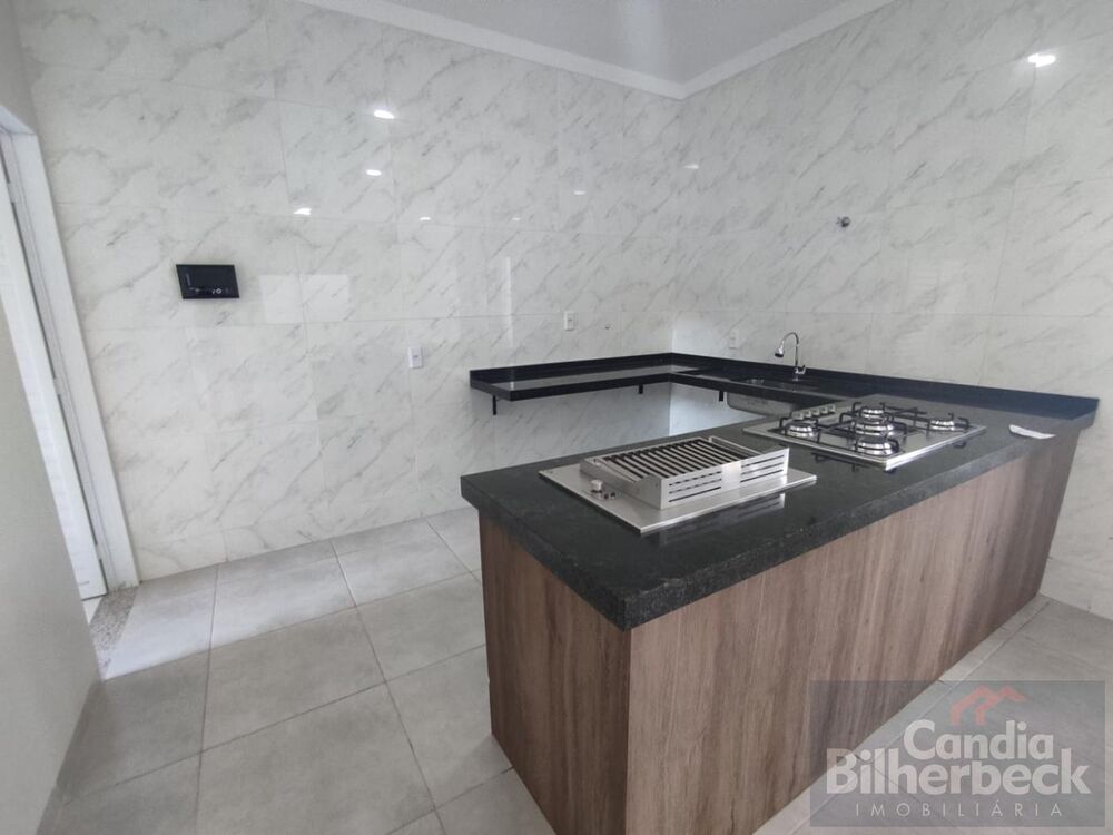 Casa à venda com 2 quartos, 250m² - Foto 4