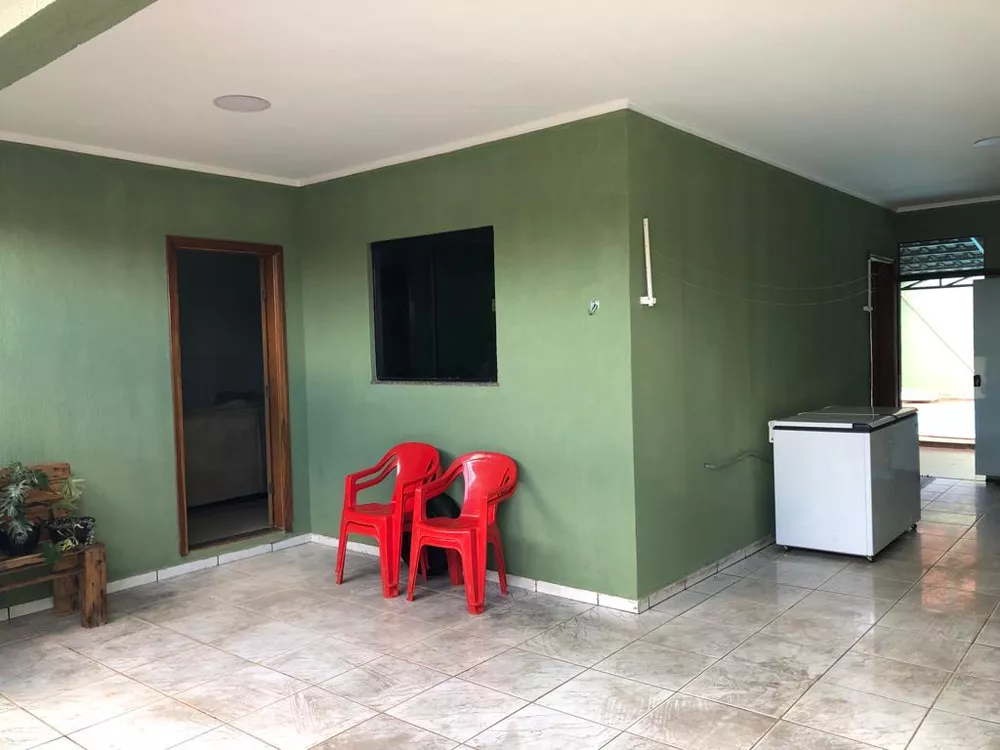 Casa à venda com 3 quartos, 400m² - Foto 2