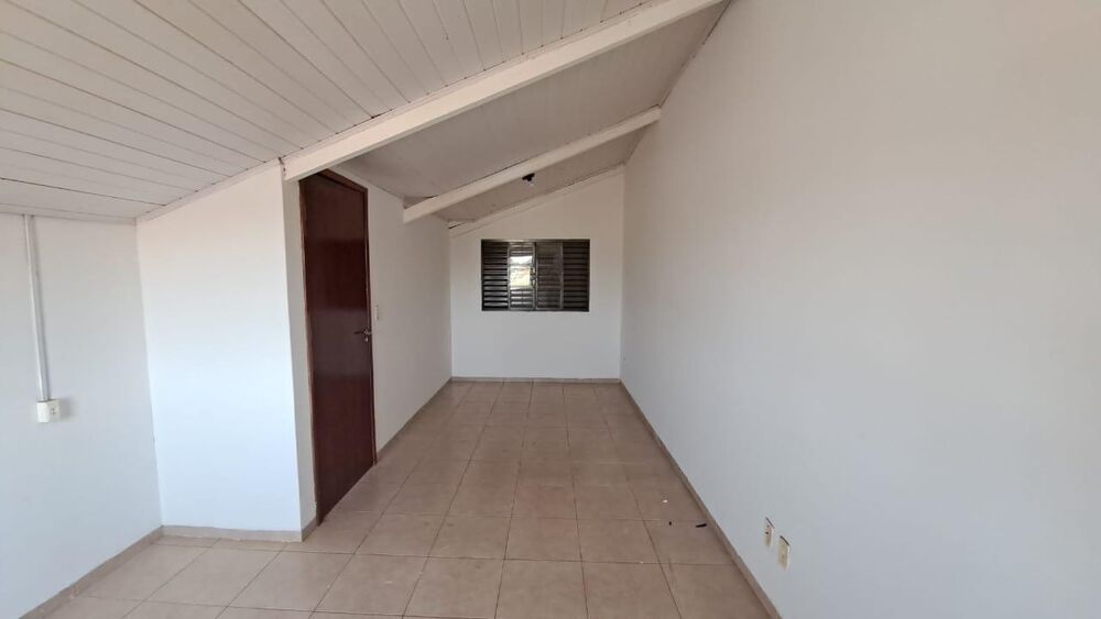 Casa para alugar com 3 quartos - Foto 1