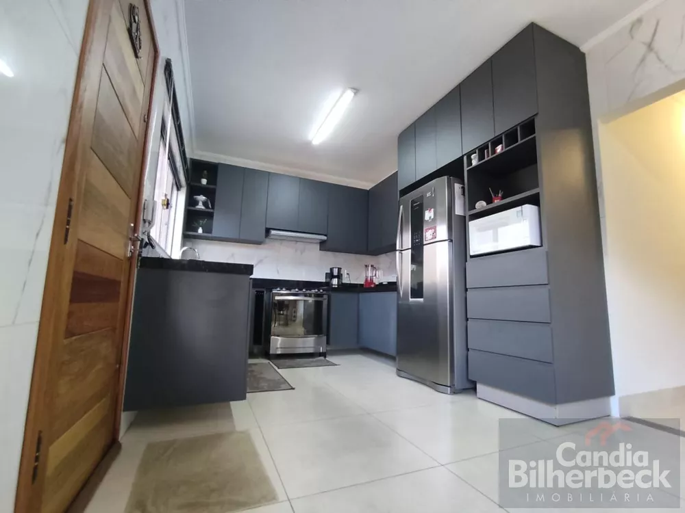 Casa à venda com 2 quartos, 360m² - Foto 5