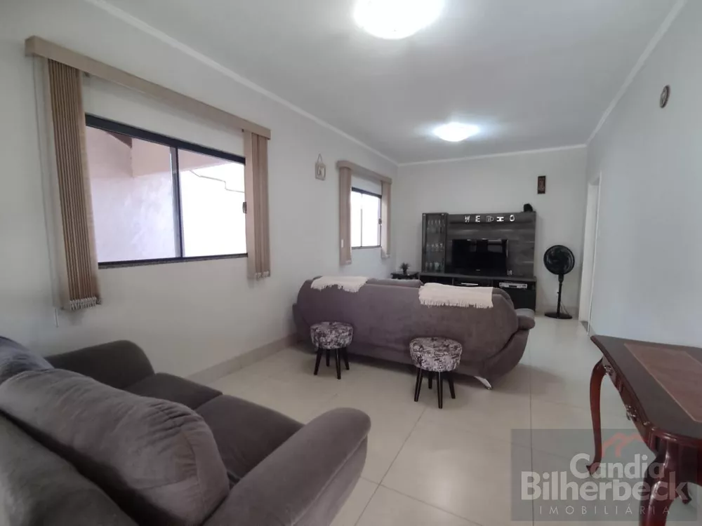 Casa à venda com 2 quartos, 360m² - Foto 4