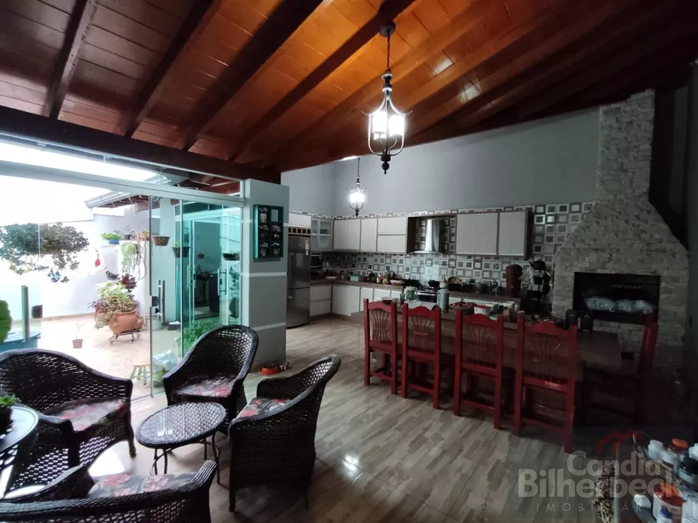 Sobrado, 385 m² - Foto 2