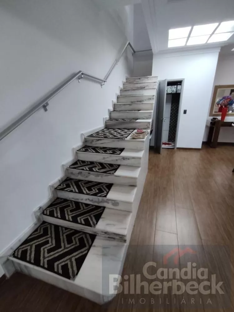 Sobrado, 385 m² - Foto 1