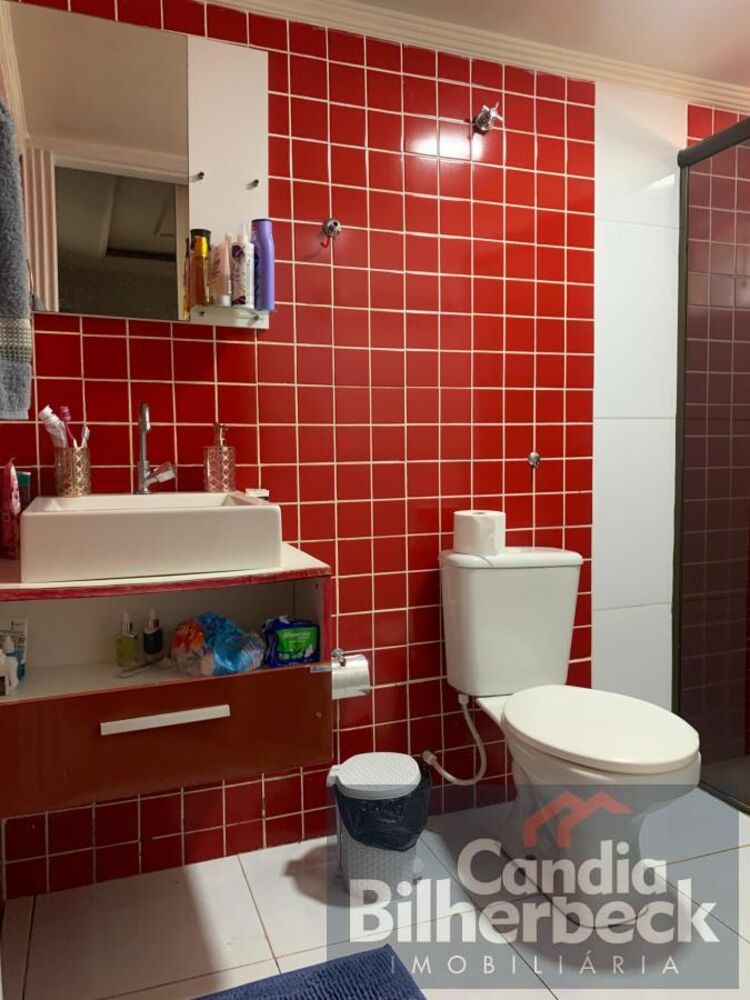Casa à venda com 2 quartos, 360m² - Foto 1