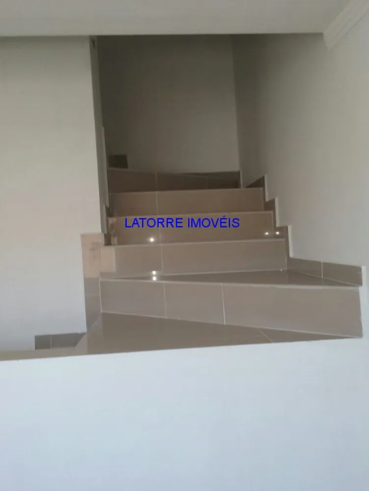 Casa, 3 quartos, 260 m² - Foto 1