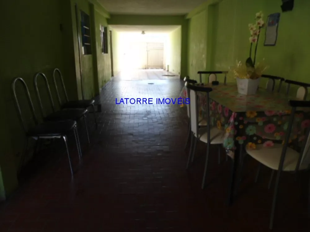 Casa, 2 quartos, 200 m² - Foto 1