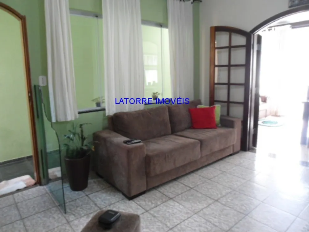 Casa, 2 quartos, 220 m² - Foto 1